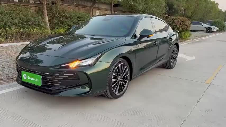 名爵 MG7 2023款 2.0T 自动猎美奢享版实拍1