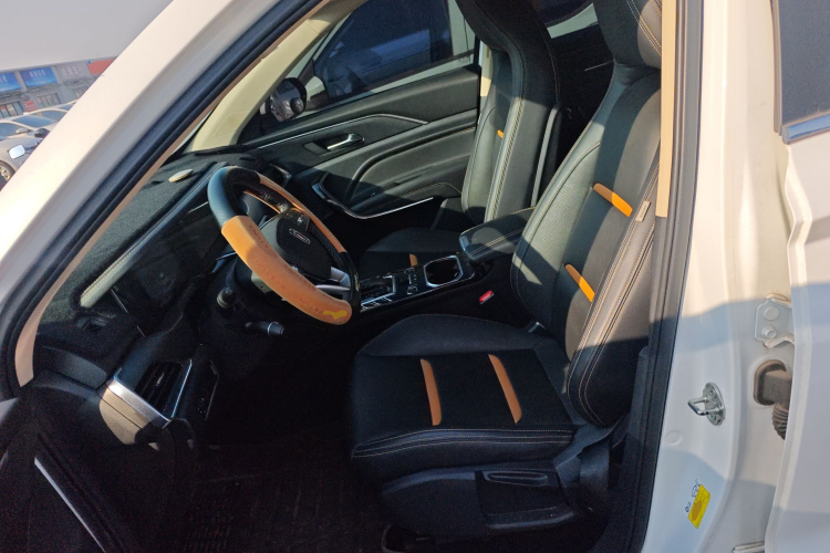 奔腾T77 2019款 230 TID 自动豪华型 国V中控内饰19