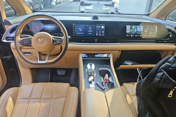 岚图汽车 岚图梦想家 2024款 PHEV 超长续航卓越版中控内饰12