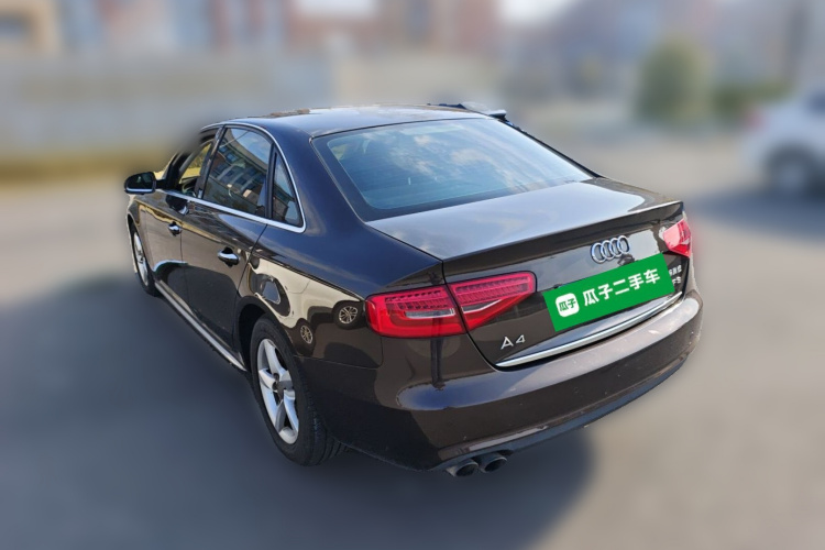 奥迪A4L 2015款 35 TFSI 自动标准型车身外观5