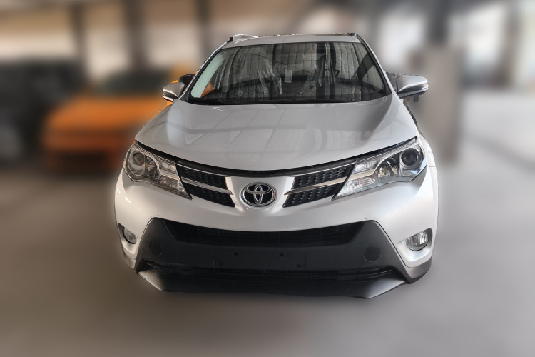 丰田 RAV4荣放 2015款 2.0L CVT四驱新锐版车身外观2