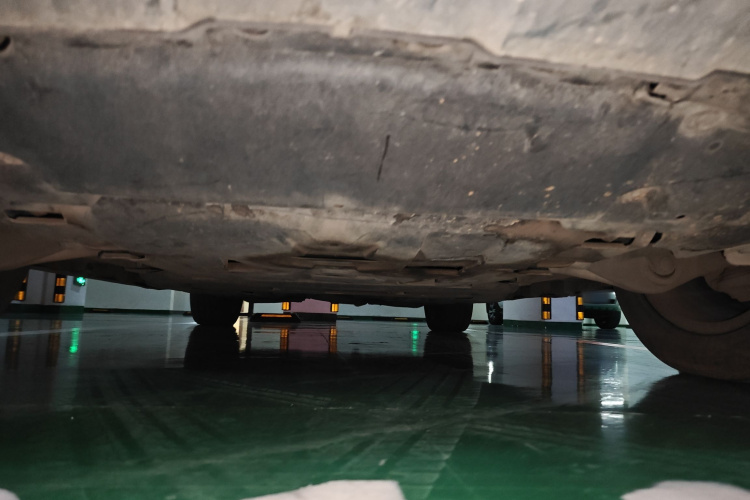 奔驰M级 2014款 ML 350 CDI 4MATIC局部细节9008