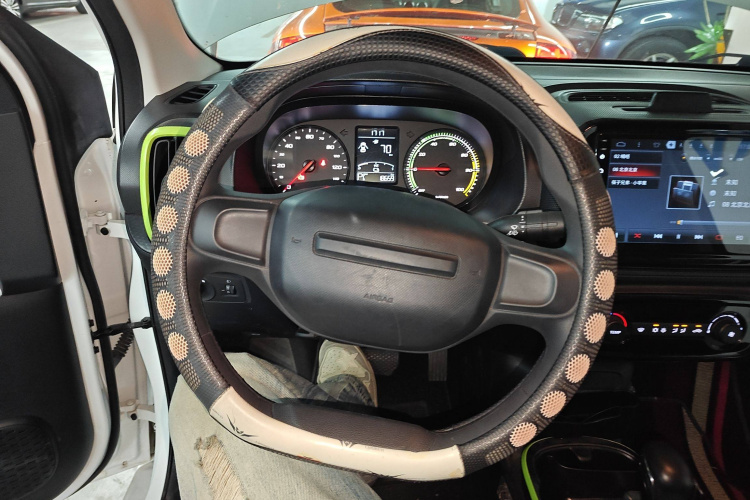 荣威 科莱威CLEVER 2021款 302km新四座超能版局部细节13