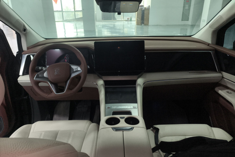 比亚迪 夏 2025款 DM-i 1.5T 180km 超越型中控内饰12