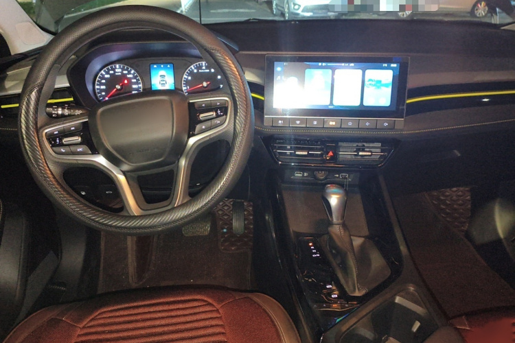 荣威i5 2021款 1.5L CVT铂金版中控内饰7002