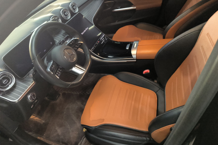 奔驰C级 2022款 C 260 L 运动版中控内饰19