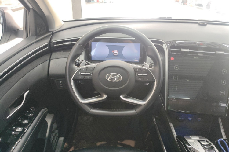 现代 2022款 途胜L 1.5T DCT LUX尊贵版 N Line局部细节13