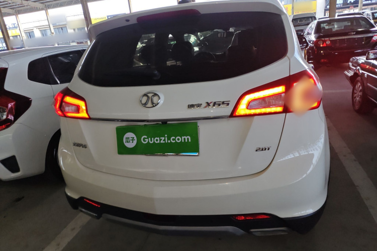 北京汽车 绅宝X65 2015款 2.0T 自动精英型车身外观6