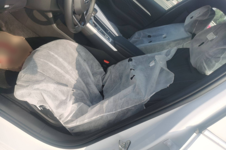 吉利汽车 星瑞 2025款 东方曜 1.5TD 扶摇版中控内饰7002