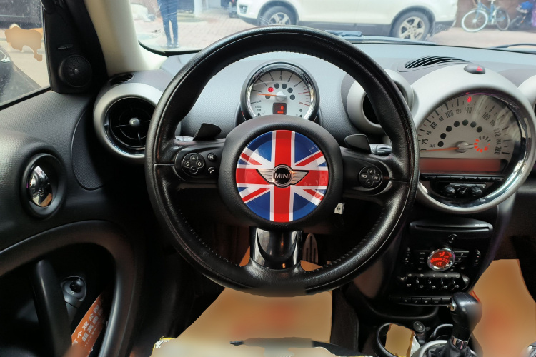MINI Countryman 2011款 1.6T COOPER S ALL4 5座版中控内饰13