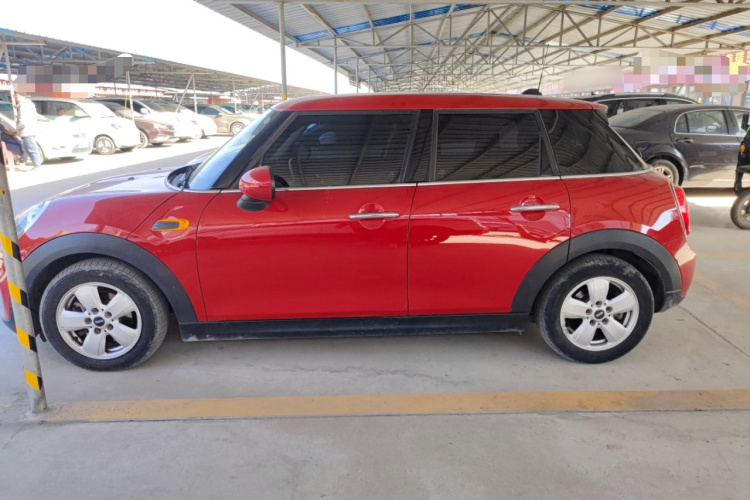 MINI 2015款 1.2T ONE 五门版车身外观4