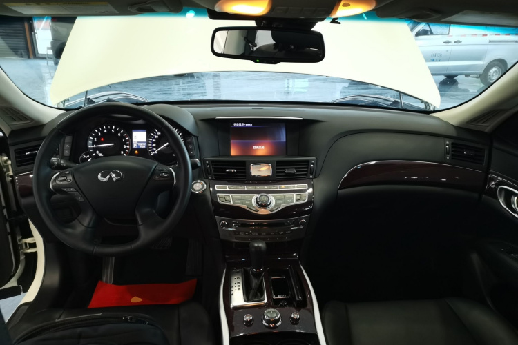 英菲尼迪Q70 2019款 Q70L 2.0T 精英版 PLUS中控内饰12