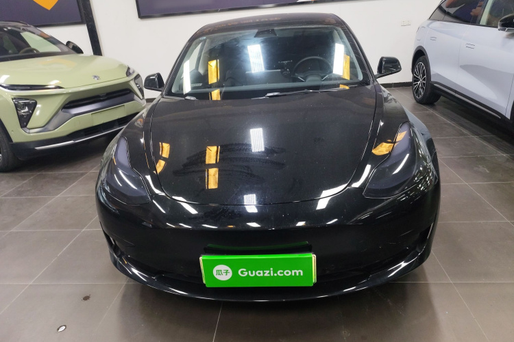 特斯拉 Model 3 2022款 后轮驱动版车身外观2