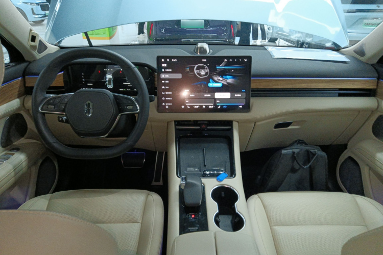 鸿蒙智行 问界M5 2023款 增程后驱标准版中控内饰12