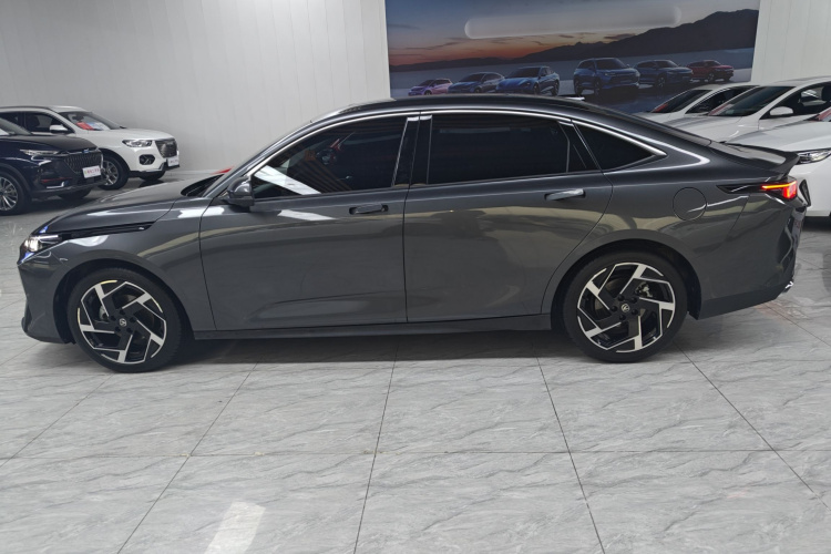 长安 逸达 2023款 蓝鲸NE 1.5T GDI DCT旗舰型车身外观6003