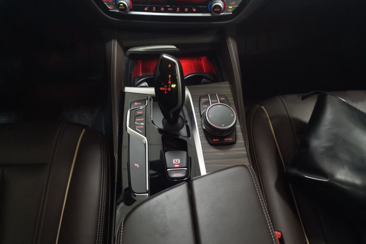 宝马5系 2020款 530Li 领先型 豪华套装局部细节18