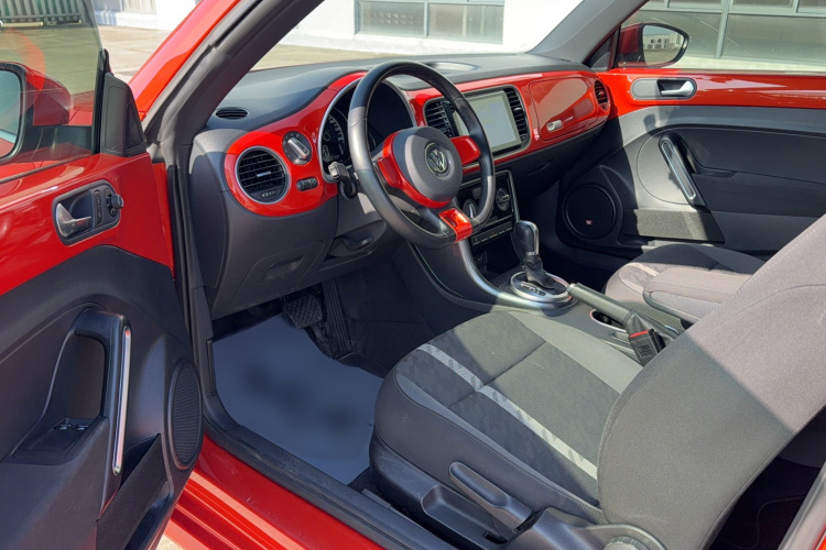 大众 甲壳虫 2017款 180TSI 宜乐版中控内饰7001