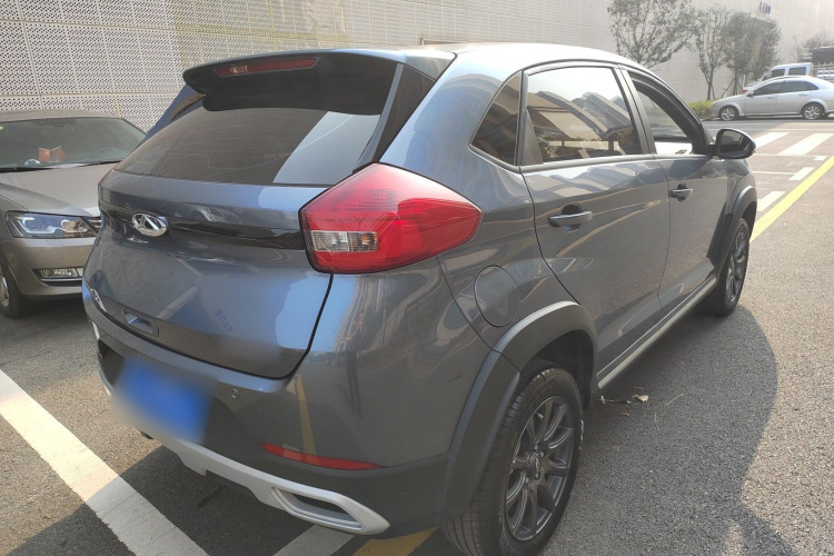 奇瑞 瑞虎3X 2024款 1.5L CVT卓越版车身外观7