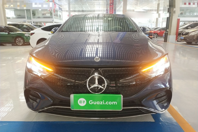 奔驰EQE 2025款 500 4MATIC 先锋版车身外观2