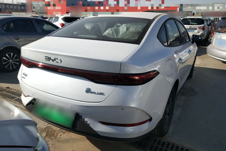 比亚迪 秦PLUS 2025款 DM-i 智驾版 55KM领先型车身外观7