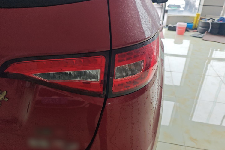 一汽 森雅R7 2016款 1.6L 手动尊贵型车身外观9