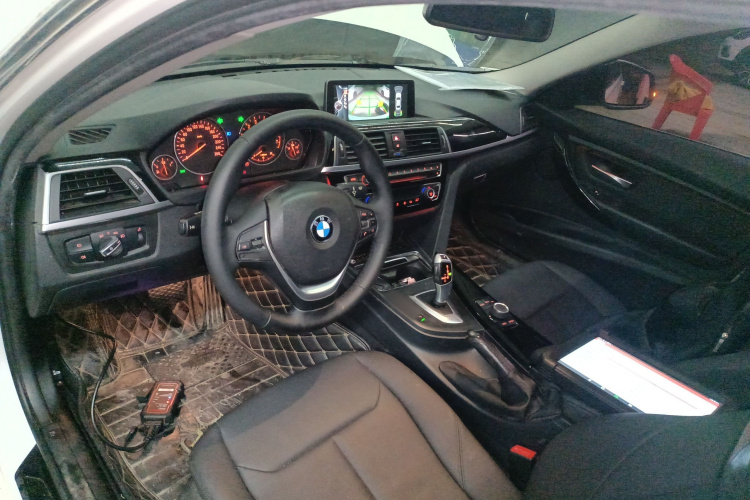 宝马3系 2017款 320Li 时尚型中控内饰12