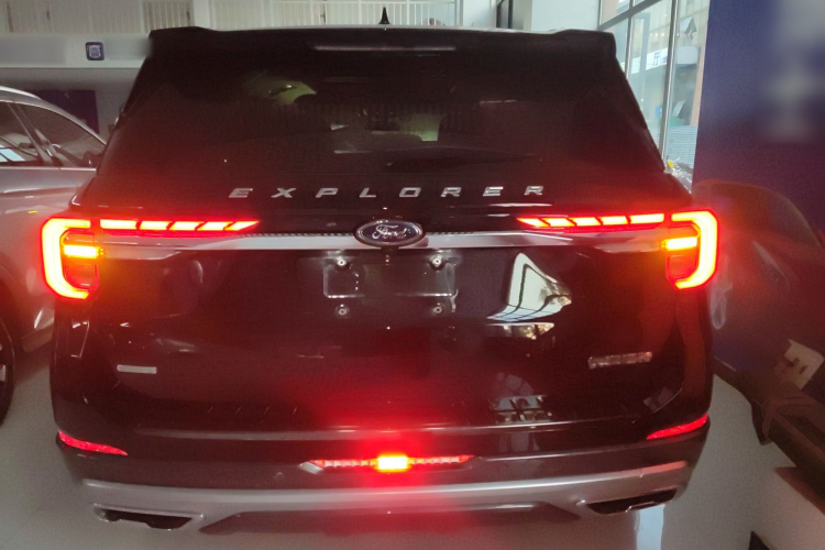 福特 探险者 2023款 EcoBoost 285 后驱风尚版 6座车身外观6