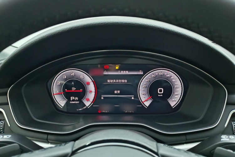 奥迪A4L 2025款 200万辆悦享版 40 TFSI 时尚动感型中控内饰7003