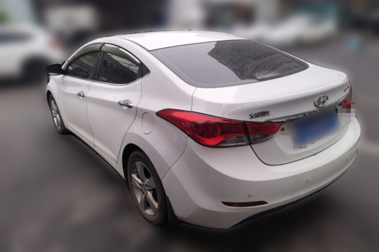 现代 朗动 2013款 1.6L 自动领先型车身外观5