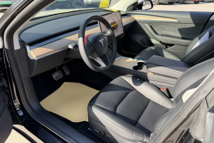 特斯拉 Model 3 2022款 后轮驱动版中控内饰7002