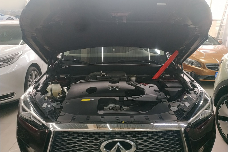 英菲尼迪QX50 2018款 2.0T 四驱菁英版机舱底盘24