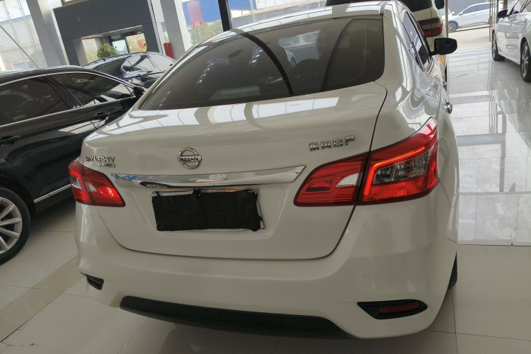 日产 轩逸 2022款 经典 1.6XE CVT舒适版车身外观6