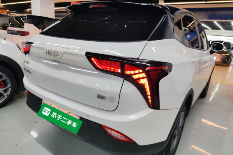 哪吒汽车 哪吒V 2021款 标准续航行业定制版车身外观6005