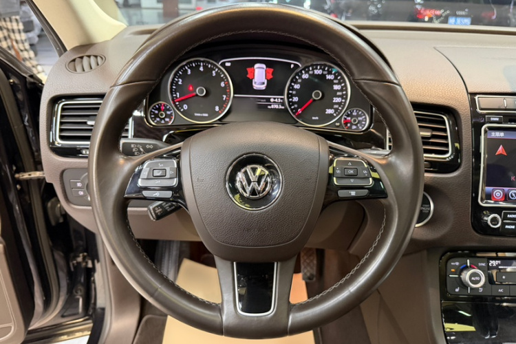 大众 途锐 2017款 3.0TSI 拓野型中控内饰7002