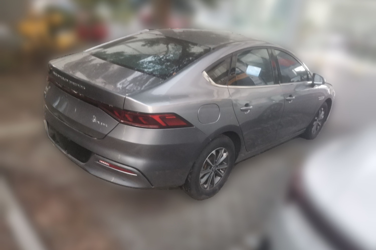 比亚迪 秦PLUS 2023款 冠军版 DM-i 55KM超越型车身外观6005