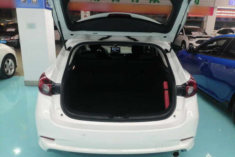 马自达3 昂克赛拉 2019款 云控版 两厢 1.5L 自动舒适型 国VI机舱底盘23