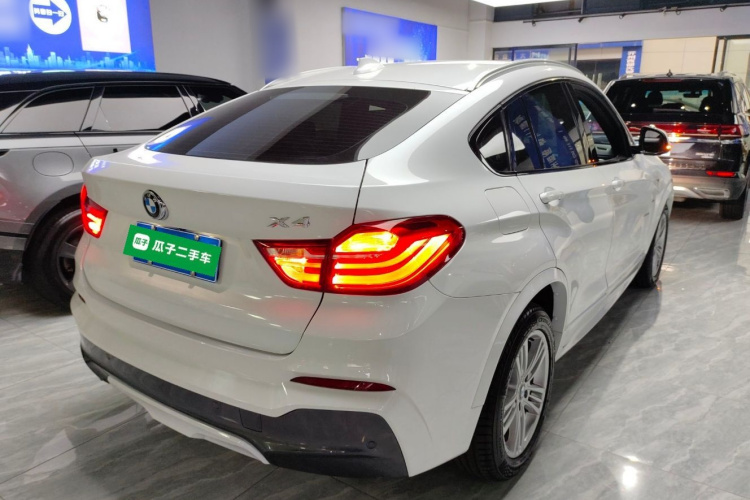 宝马X4 2016款 xDrive20i M运动型车身外观7