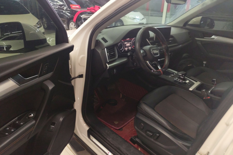 奥迪Q5L 2018款 40 TFSI 荣享时尚型 国VI中控内饰20