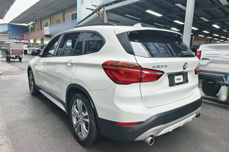 宝马X1 2016款 xDrive20Li 豪华型车身外观6006