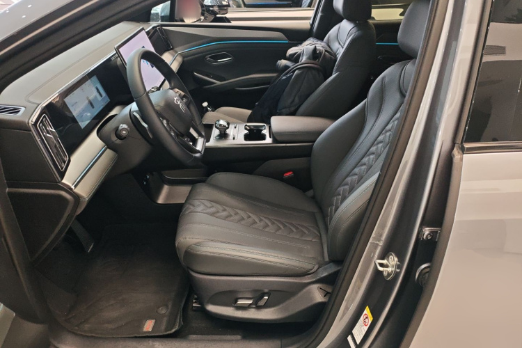 比亚迪 宋L DM-i 2025款 智驾版 112km 超越型中控内饰19