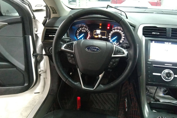 福特 蒙迪欧 2018款 EcoBoost 180 智控时尚型 国V中控内饰13