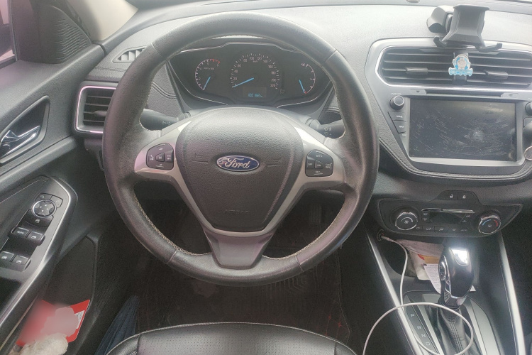 福特 福睿斯 2015款 1.5L 自动时尚型中控内饰13