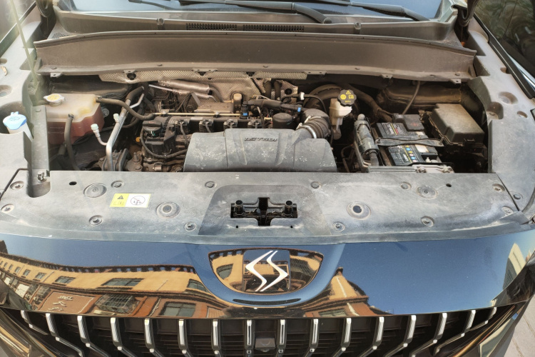 思皓X8 2021款 300T DCT尊贵智联版 6座机舱底盘24