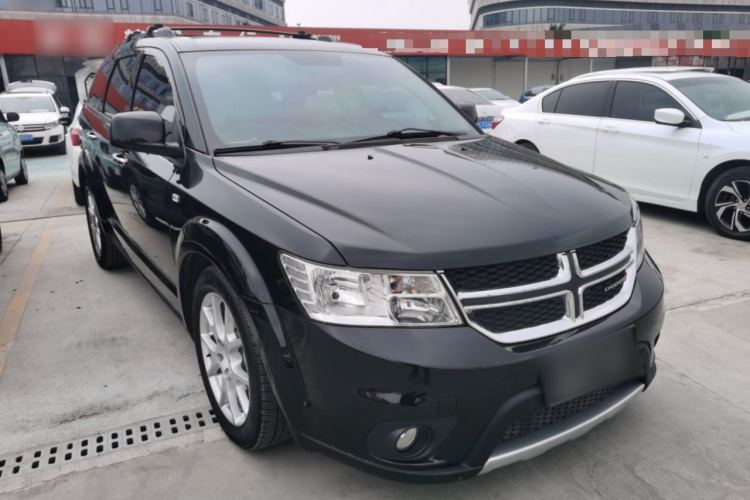 道奇 酷威 2015款 2.0TD 四驱尊尚版车身外观3