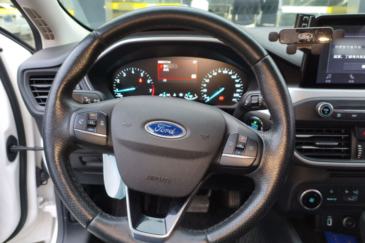 福特 福克斯 2020款 三厢 1.5L 自动锋跃型局部细节13