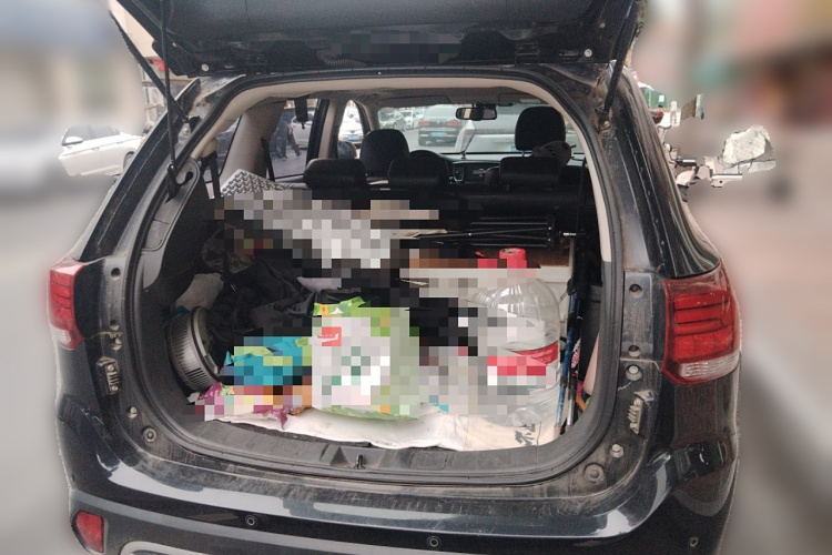 三菱 欧蓝德 2020款 2.4L 四驱致享版 7座局部细节23