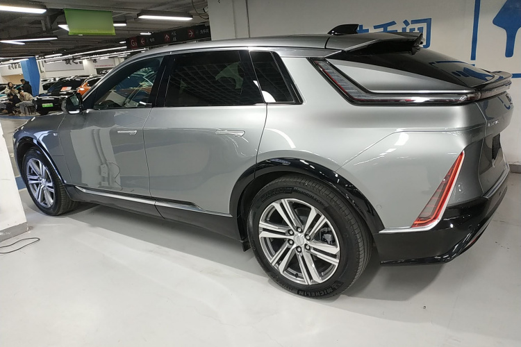 凯迪拉克 IQ锐歌 2022款 后驱长续航尊贵版车身外观4