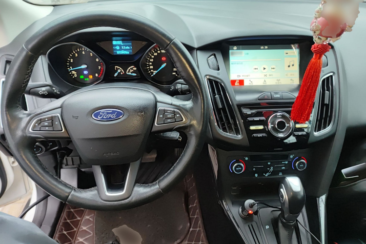 福特 福克斯 2017款 三厢 1.6L 自动风尚型智行版中控内饰12