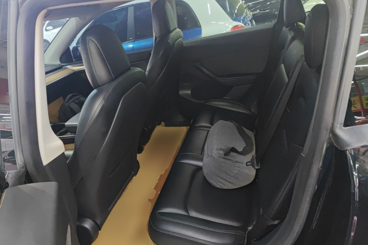 特斯拉 Model Y 2022款 改款 后轮驱动版中控内饰21