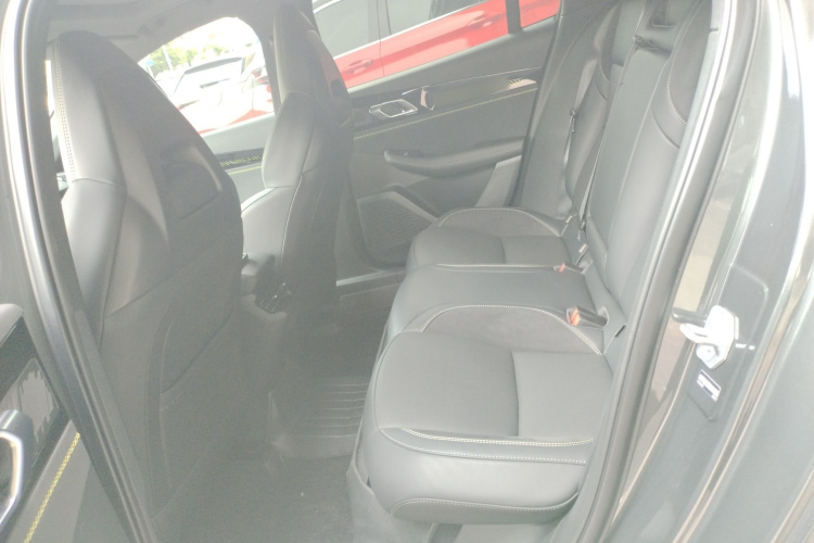 领克03 2025款 1.5TD DCT冠军版Pro中控内饰7004